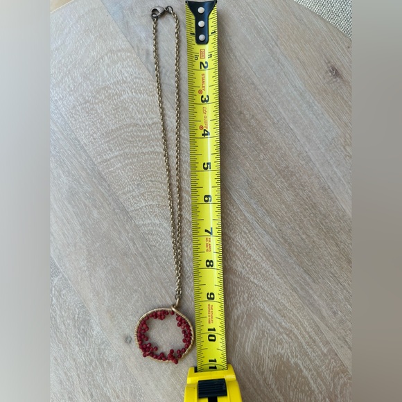 Unique gold-toned statement necklace with red beading - Picture 4 of 4